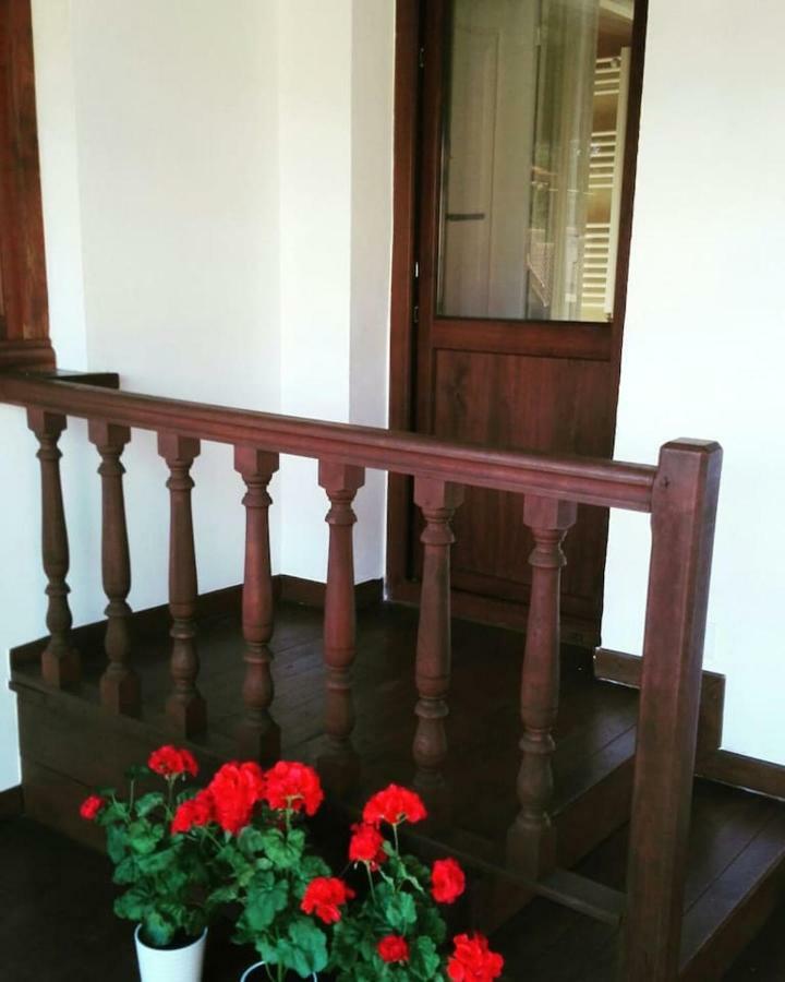 Casalacapillajelgueres กังกัส เด โอนิส ภายนอก รูปภาพ